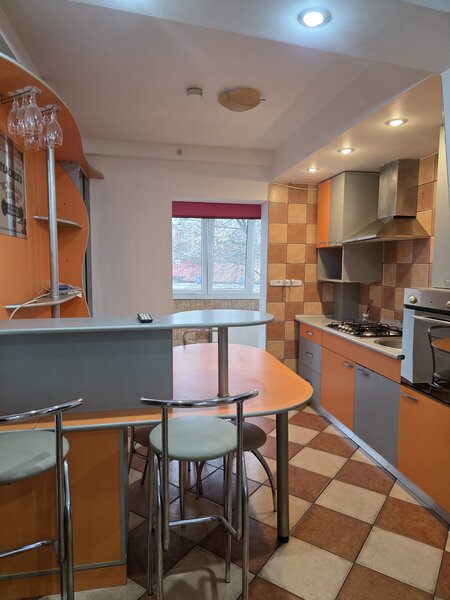 Titan/Circa 13,metrou 1 Decembrie 1918 la 7 minute